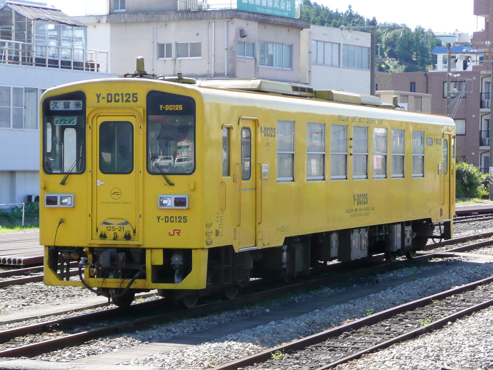 JR日田駅南広場（リヴァイ兵士長の銅像）
