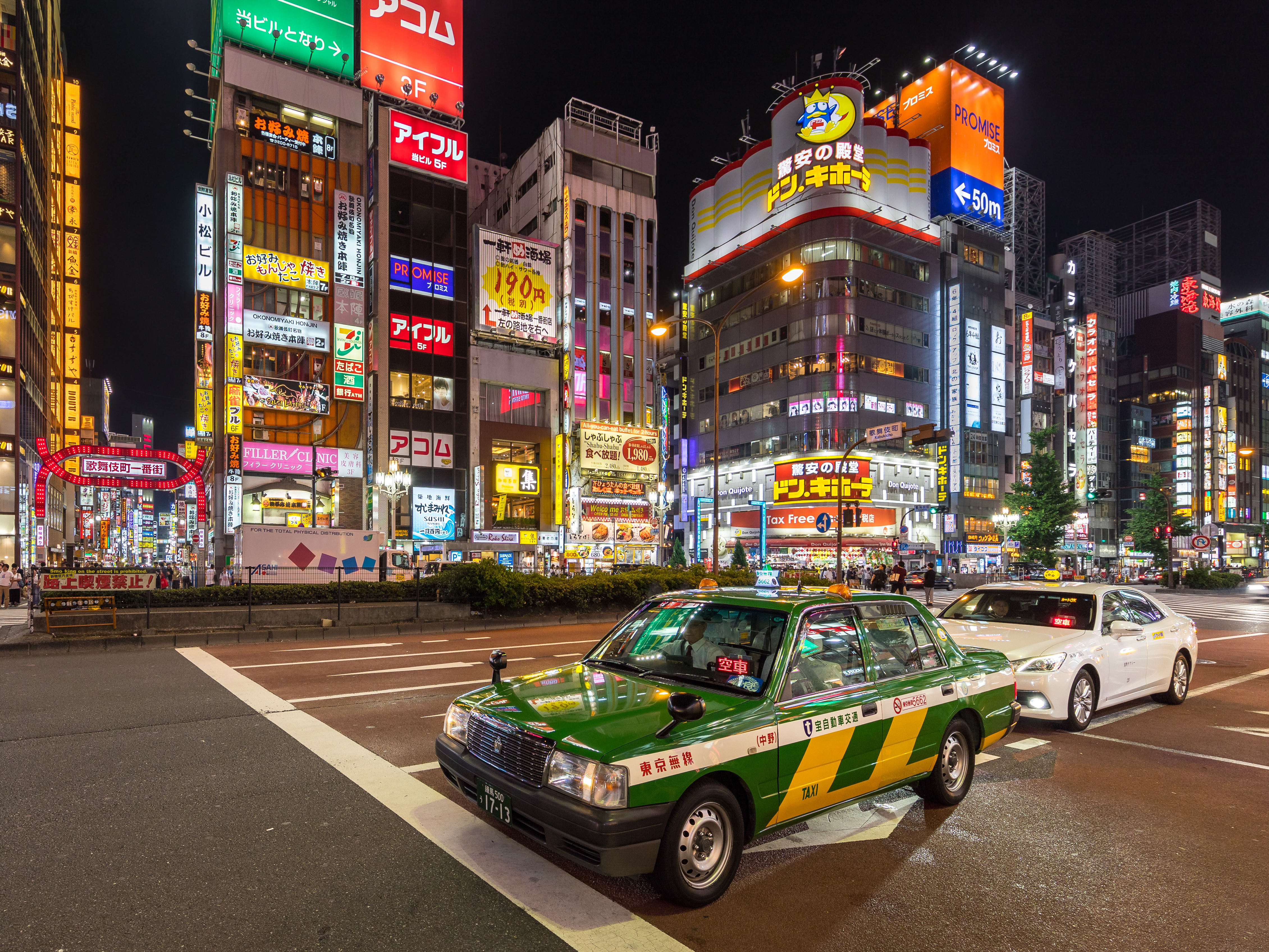 靖国通り（歌舞伎町周辺）